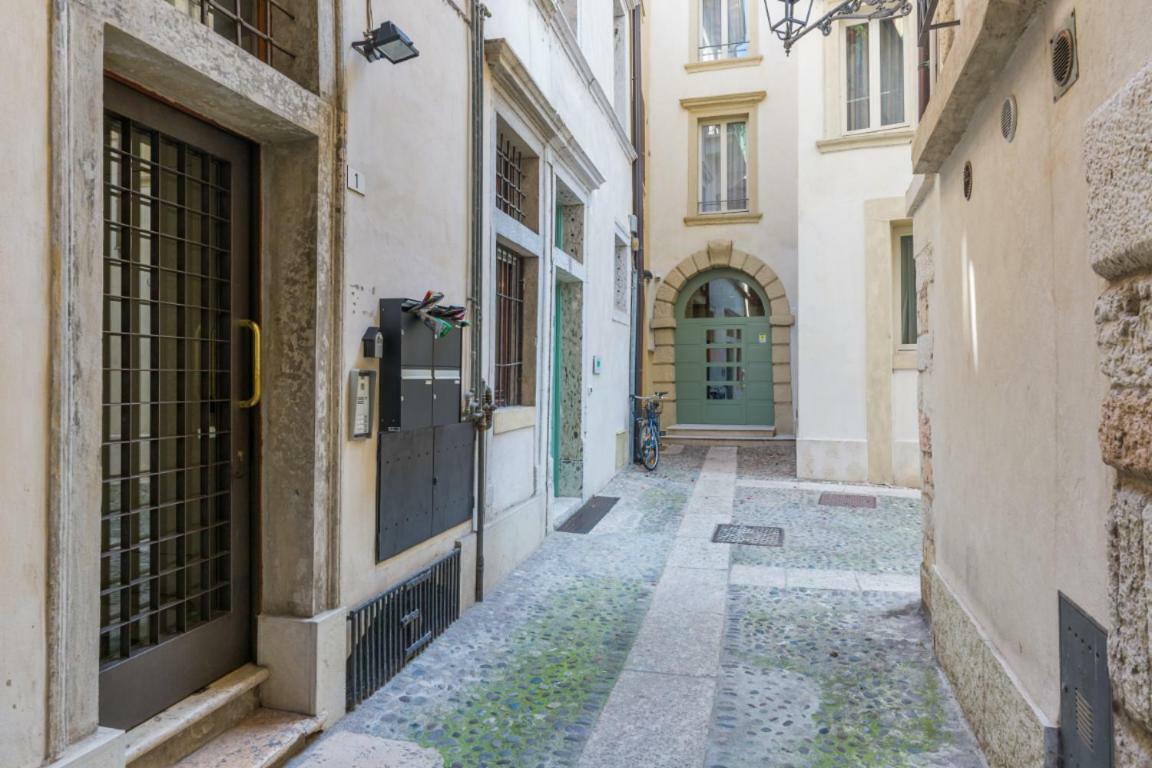 Maison Porta Leoni - Verona, Verona